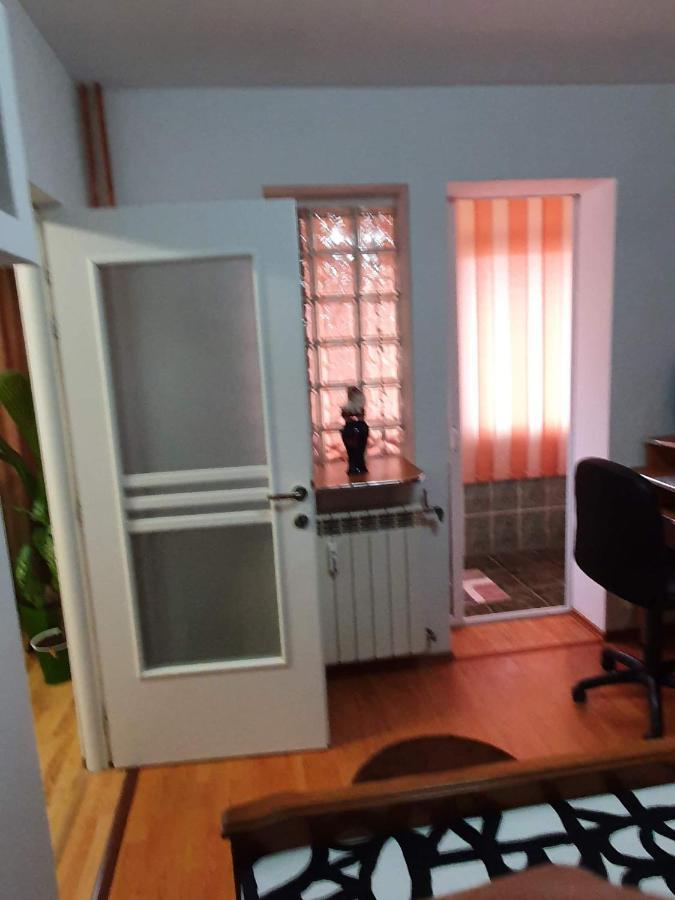 Apartament Cu Regim Hotelier In Dr.Tr. Severin Drobeta Turnu Severin Eksteriør billede